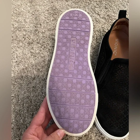 Vionic Black Slip-On Sneakers Kimmie Perf - women’s ladies wide 8.5 - Picture 3 of 12